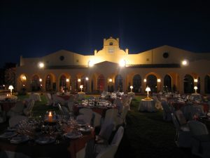 Boda de noche en jardín de Dehesa Bolaños