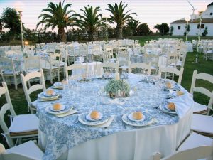 Mesas boda en jardín de Dehesa Bolaños