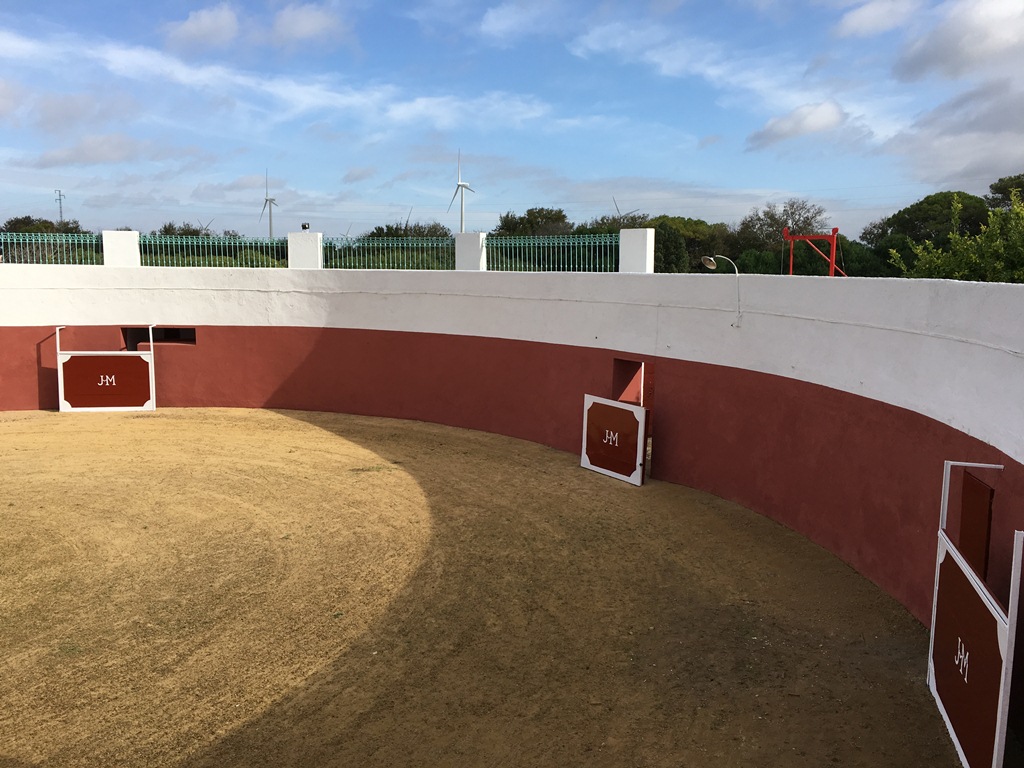 Plaza de toros para capeas, espectáculos ecuestres, actividades al aire libre en Dehesa Bolaños