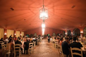Cena en el salón - Boda Carolina & Jesús en Dehesa Bolaños