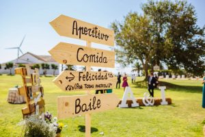 Cartel indicaciones - Boda Isabel & Alberto en Dehesa Bolaños