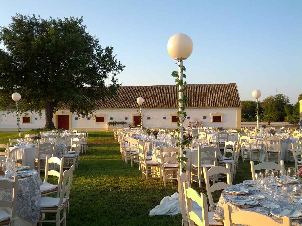 Mesas cena jardín - Boda Rocío & Leo en Dehesa Bolaños