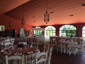 Almuerzo en el salón - Comunión Julio en Dehesa Bolaños