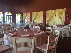 Almuerzo en el salón - Comunión Julio en Dehesa Bolaños