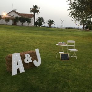 Iniciales letras novios - Boda Ana & Jose en Dehesa Bolaños