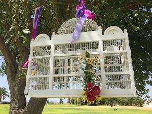 Jaula en el árbol - Boda Lorena & Jesús en Dehesa Bolaños
