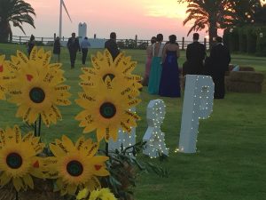 Letras luminosas con iniciales novios - Boda Ana & Pablo en Dehesa Bolaños