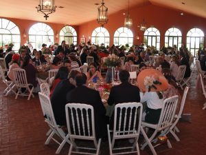 Almuerzo en salón finca Jerez - Boda Azahara & J. Enrique en Dehesa Bolaños